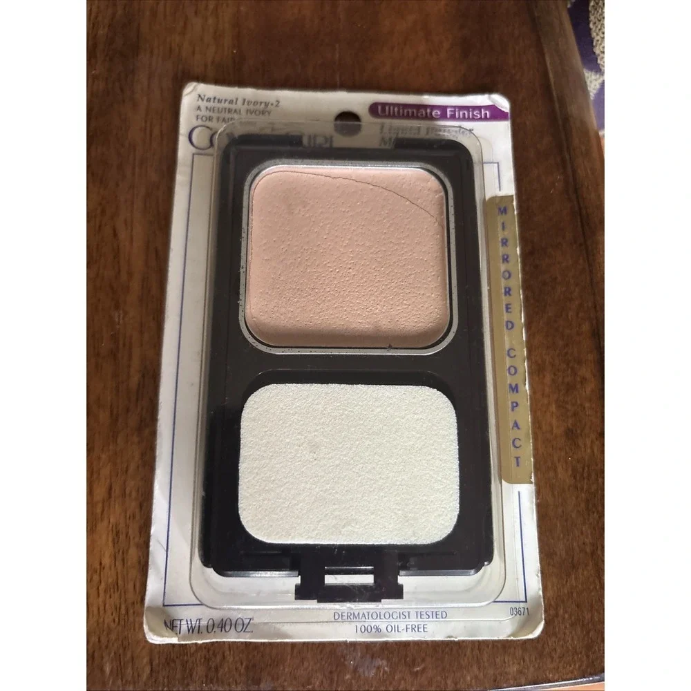 Covergirl Ultimate Finish Liquid Powder Make-Up‎ NATURAL Ivory -2